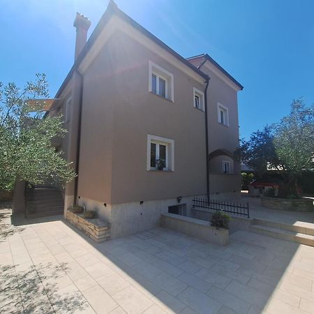 Apartment And Room Marlen Rovinjsko Selo Εξωτερικό φωτογραφία