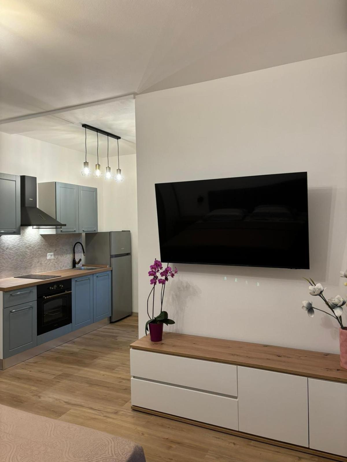 Apartment And Room Marlen Rovinjsko Selo Εξωτερικό φωτογραφία