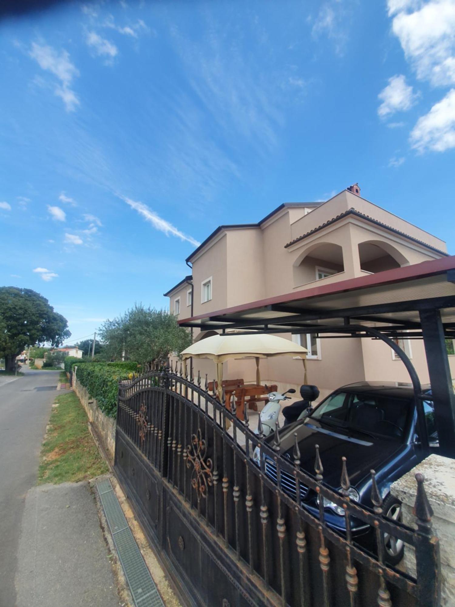 Apartment And Room Marlen Rovinjsko Selo Εξωτερικό φωτογραφία