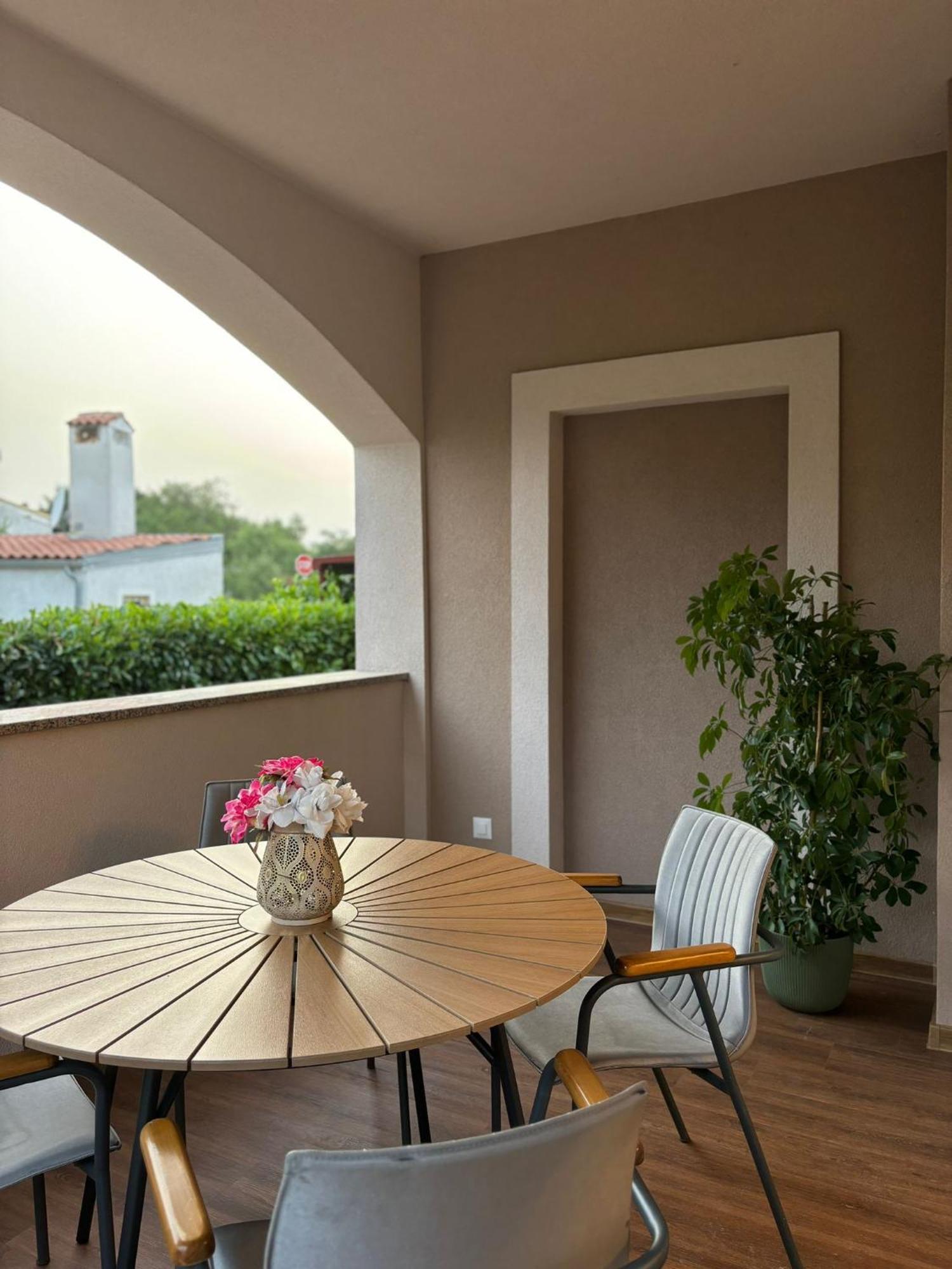 Apartment And Room Marlen Rovinjsko Selo Εξωτερικό φωτογραφία