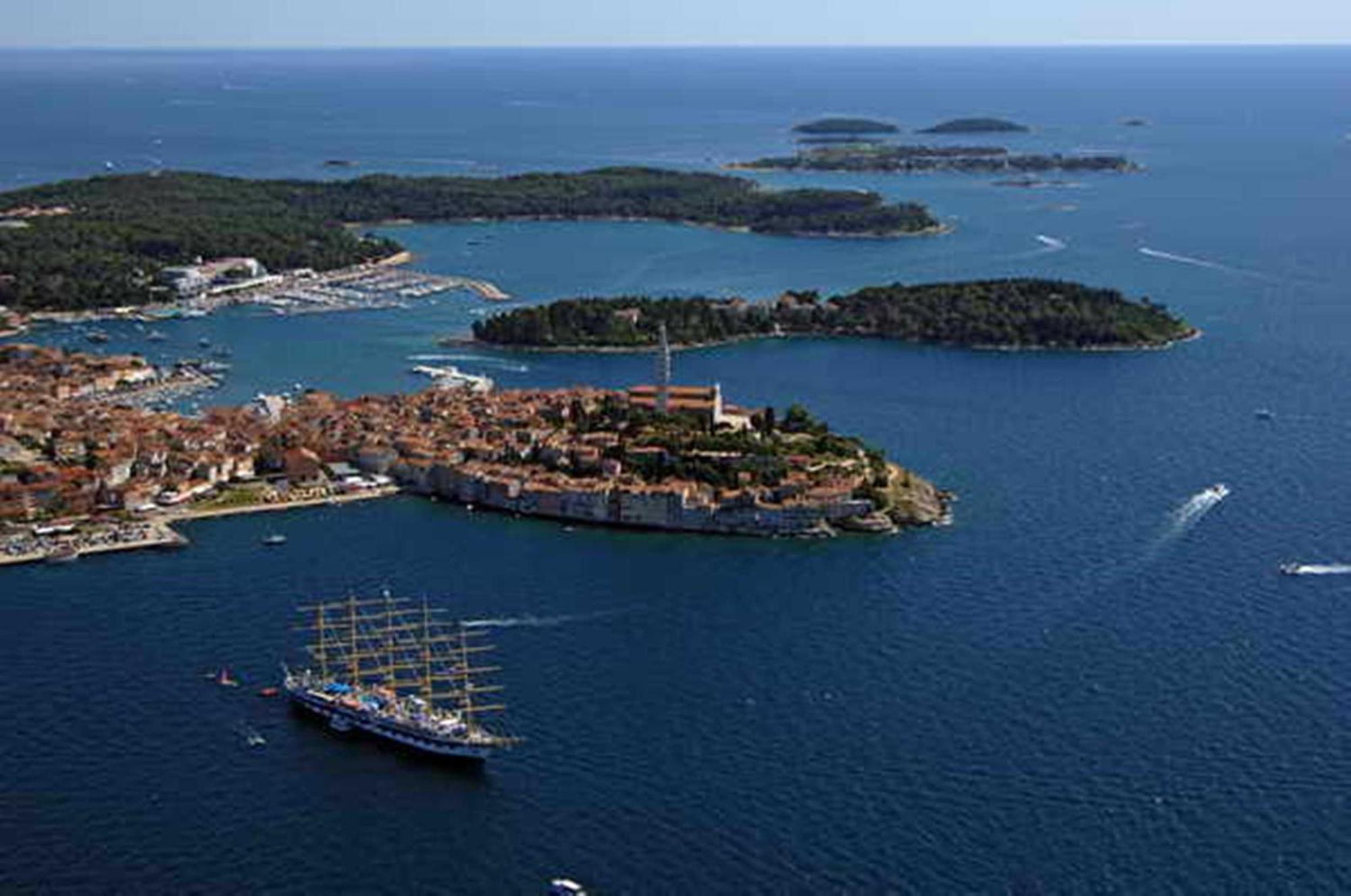 Apartment And Room Marlen Rovinjsko Selo Εξωτερικό φωτογραφία
